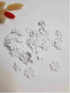 Цветочки тканевые 2 см (белый), 20штук